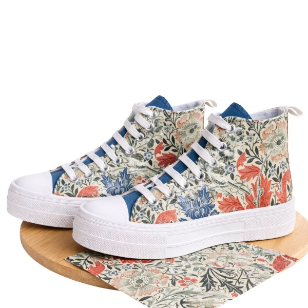 Taller de decoupage con servilletas en zapatillas | Presencial en Madrid | Elige la fecha que más te convenga