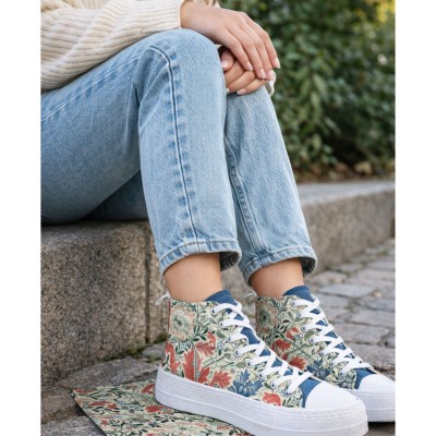 Taller de decoupage con servilletas en zapatillas | Presencial en Madrid | Elige la fecha que más te convenga